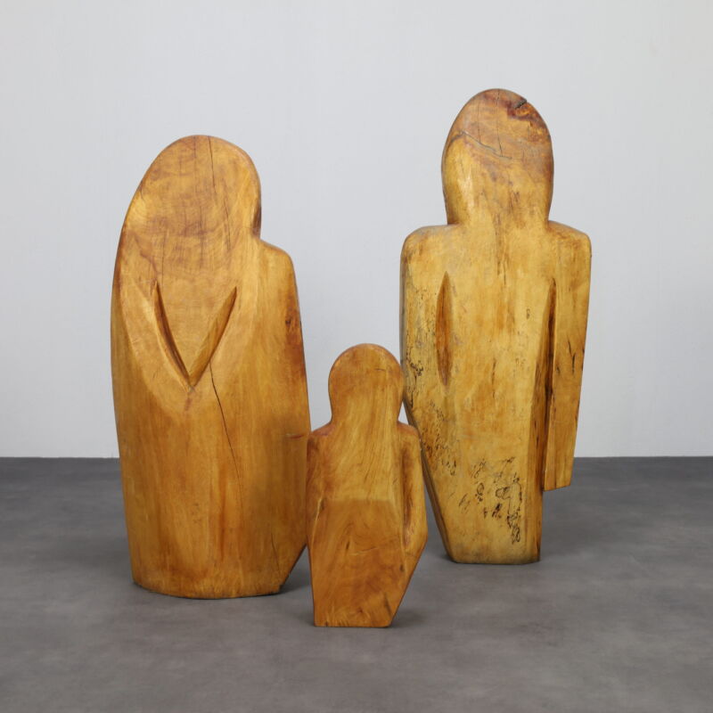 sculpture group family in wood Roland Lavianne