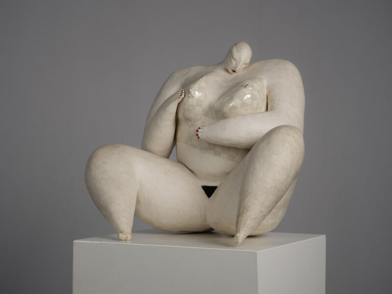 Courage Expressive Ceramic Female Sculpture by Evelyn van Baarda, Netherlands, 1981 – front three-quarter view